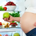 Primul trimestru de sarcina: top alimente recomandate pentru viitoarele mamici