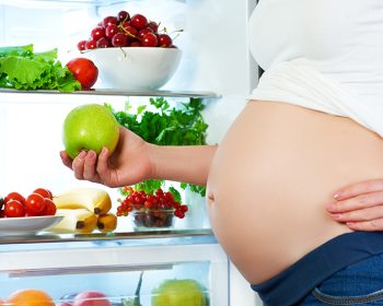 Primul trimestru de sarcina: top alimente recomandate pentru viitoarele mamici