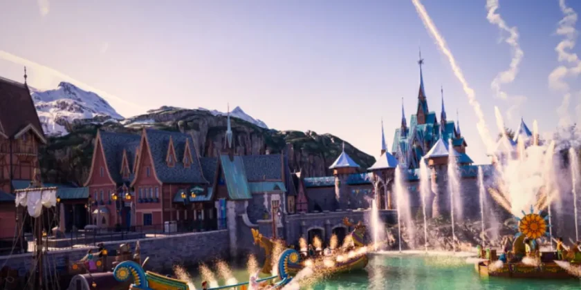 Disneyland Paris transforma lumea cu World of Frozen
