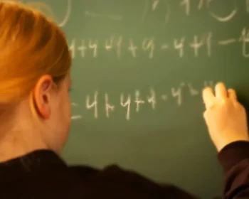Fetele pierd startul la matematică? Radu Gologan explică de ce