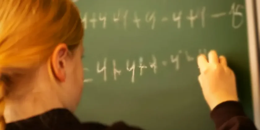 Fetele pierd startul la matematică? Radu Gologan explică de ce